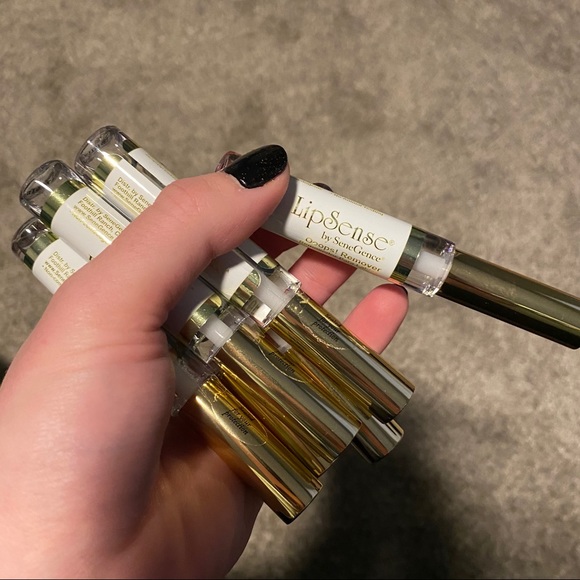 Lipsense Oops Remover - Picture 3 of 3